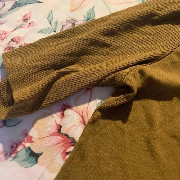 A New Day 3/4 Sleeve Women’s olive Green Top Size small - Picture 4 of 9